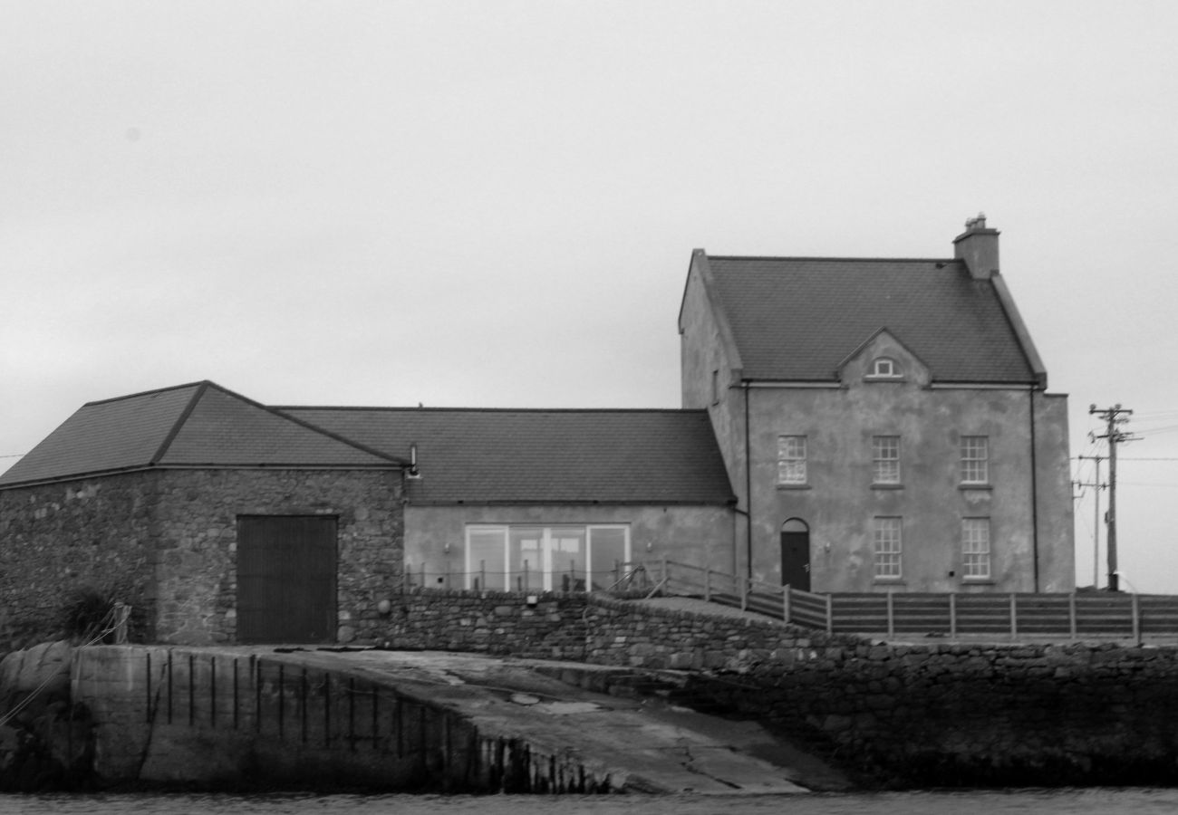 House in Burtonport - Donegal Island Retreat, Inishcoo